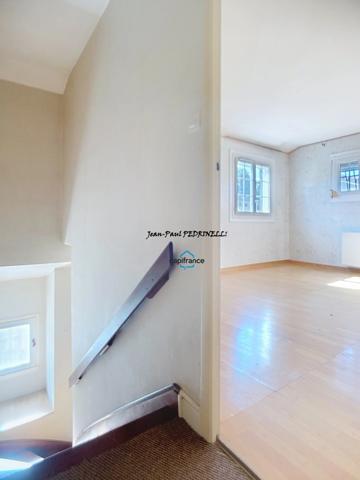 St Genis Laval résidentiel – Villa familiale 146 m² grand terrain arboré de 670 m² – 4 chambres – Grand garage – À 15 min de Lyon