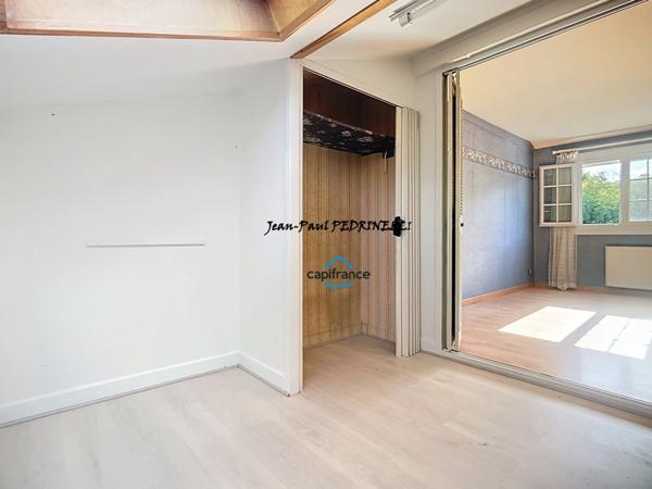 St Genis Laval résidentiel – Villa familiale 146 m² grand terrain arboré de 670 m² – 4 chambres – Grand garage – À 15 min de Lyon