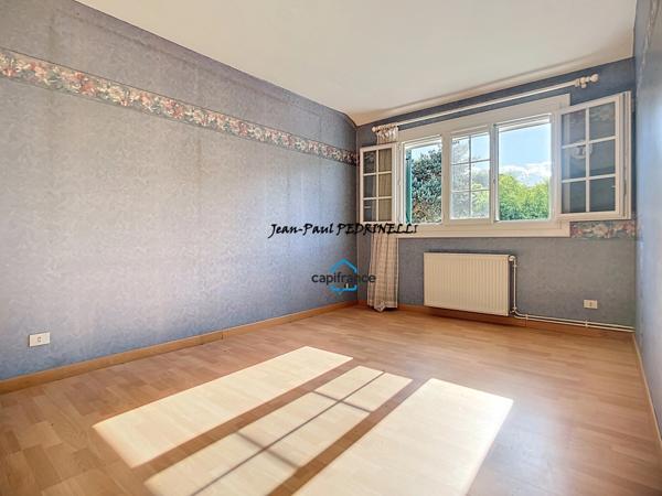 St Genis Laval résidentiel – Villa familiale 146 m² grand terrain arboré de 670 m² – 4 chambres – Grand garage – À 15 min de Lyon