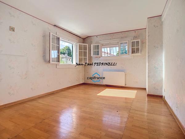 St Genis Laval résidentiel – Villa familiale 146 m² grand terrain arboré de 670 m² – 4 chambres – Grand garage – À 15 min de Lyon