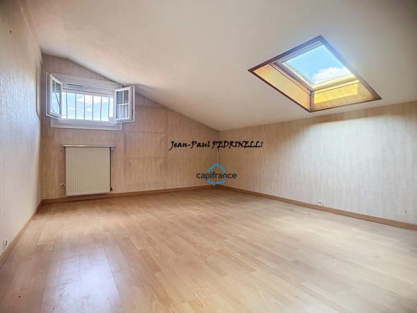 St Genis Laval résidentiel – Villa familiale 146 m² grand terrain arboré de 670 m² – 4 chambres – Grand garage – À 15 min de Lyon