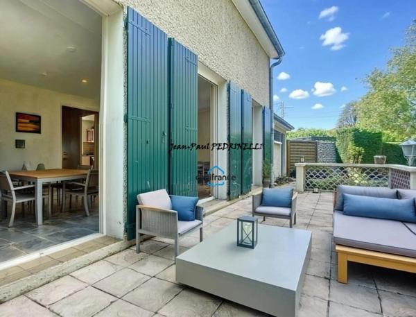 St Genis Laval résidentiel – Villa familiale 146 m² grand terrain arboré de 670 m² – 4 chambres – Grand garage – À 15 min de Lyon