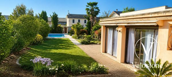 Maison de ville avec parc et piscine