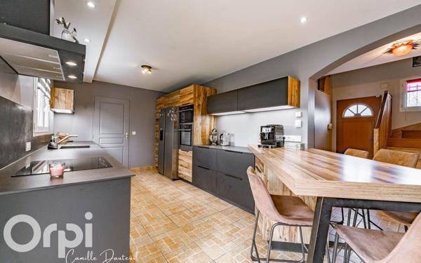 Maison à vendre    6 pièces •  Lyaud