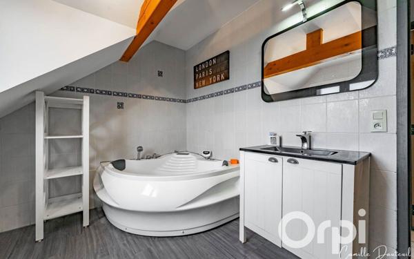 Maison à vendre    6 pièces •  Lyaud