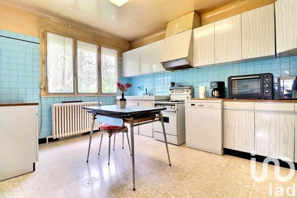 Maison traditionnelle 10 pièces de 396 m² à Torcy (77200)