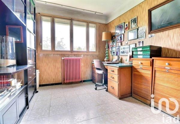 Maison traditionnelle 10 pièces de 396 m² à Torcy (77200)