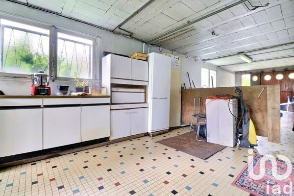 Maison traditionnelle 10 pièces de 396 m² à Torcy (77200)