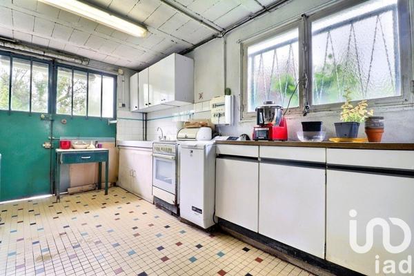 Maison traditionnelle 10 pièces de 396 m² à Torcy (77200)