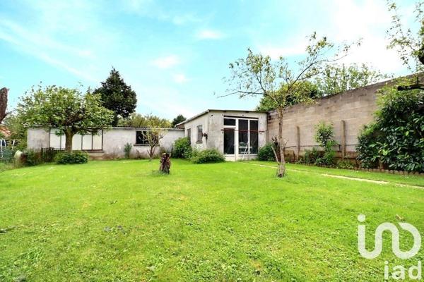 Maison traditionnelle 10 pièces de 396 m² à Torcy (77200)