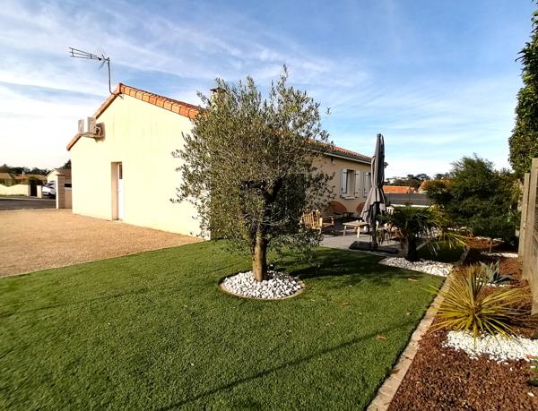 A 15 MINUTES DE POITIERS