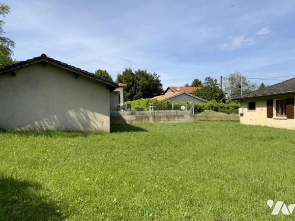 Terrain constructible avec maison à  démolir