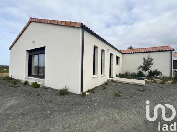 Maison traditionnelle 3 pièces de 98 m² à Pompaire (79200)