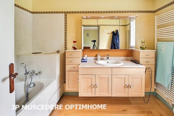 CREIL (60) – MAISON DE VILLE FAMILIALE – 150 m² – 5 PIÈCES – JARDIN & GARAGES – PROCHE GARE