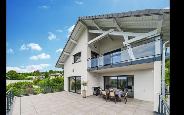 Maison à vendre    5 pièces •  Pugny-Chatenod