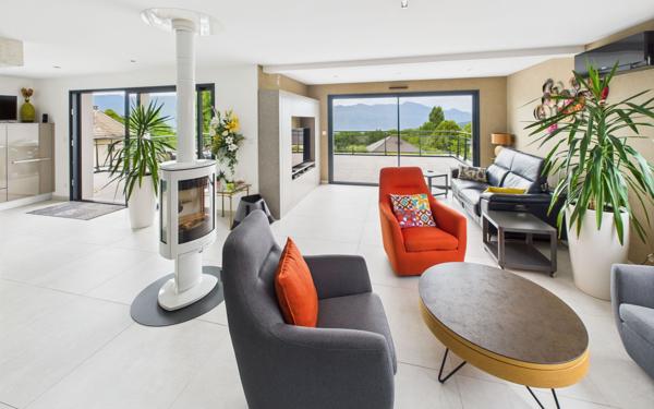 Maison à vendre    5 pièces •  Pugny-Chatenod