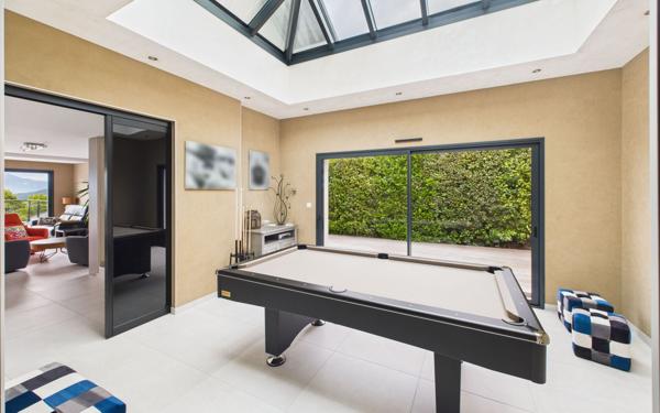 Maison à vendre    5 pièces •  Pugny-Chatenod