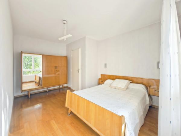 T4 lumineux 81 m² avec balcon et box – Tram Émile Counord – Secteur Chartrons