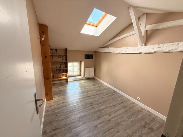 Maison 9 pièces  216 m²