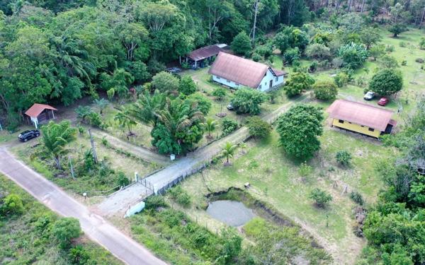 Maison à vendre    6 pièces •  Mana