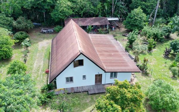 Maison à vendre    6 pièces •  Mana