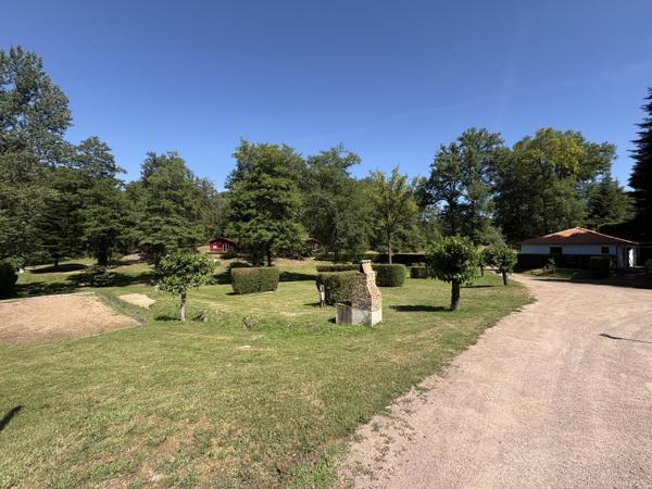 Commerce à vendre à BRANTOME (24310) - Dordogne