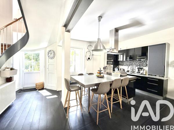 Maison à vendre 10 pièces 317,3 m² Laval