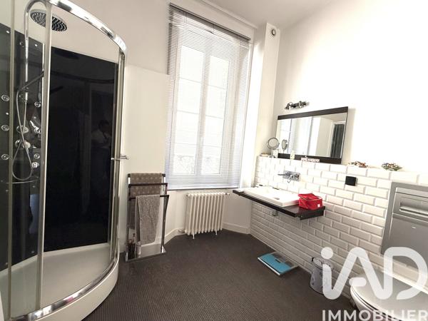 Maison à vendre 10 pièces 317,3 m² Laval