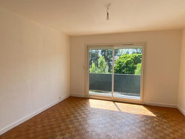 Appartement T3 avec balcon et cave - Billère (64140)