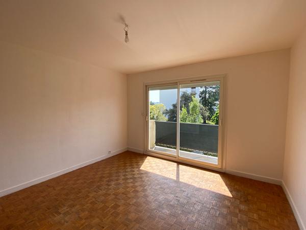 Appartement T3 avec balcon et cave - Billère (64140)