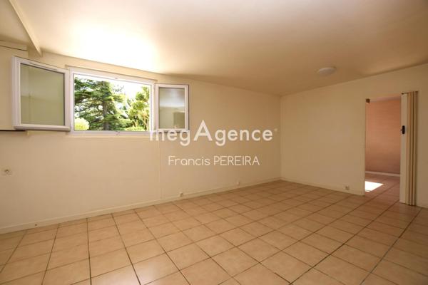 Maison à Nézel, 78410 - 5 pièces 96m²