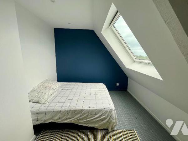 CANCALE - PORT-MER - A 100m de la plage
Maison rénovée en 2022 comprenant :
RDC : Pièce de vi...