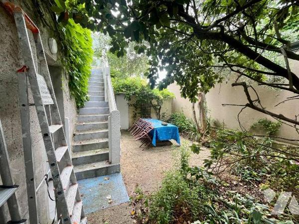 CANCALE - PORT-MER - A 100m de la plage
Maison rénovée en 2022 comprenant :
RDC : Pièce de vi...