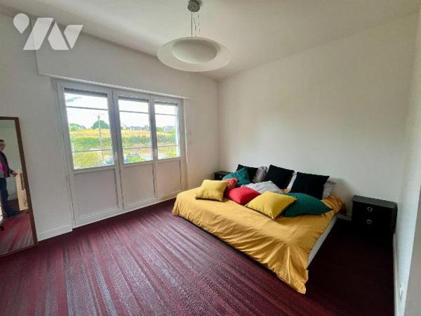 CANCALE - PORT-MER - A 100m de la plage
Maison rénovée en 2022 comprenant :
RDC : Pièce de vi...