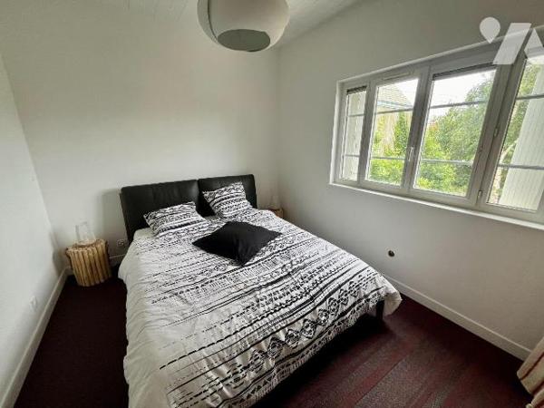 CANCALE - PORT-MER - A 100m de la plage
Maison rénovée en 2022 comprenant :
RDC : Pièce de vi...