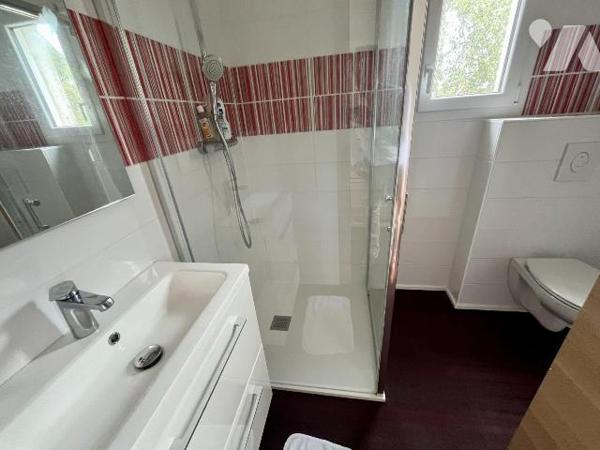 CANCALE - PORT-MER - A 100m de la plage
Maison rénovée en 2022 comprenant :
RDC : Pièce de vi...