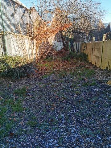 Bel immeuble de rapport composé d'un rez-de-chaussée professionnel et de trois appartements