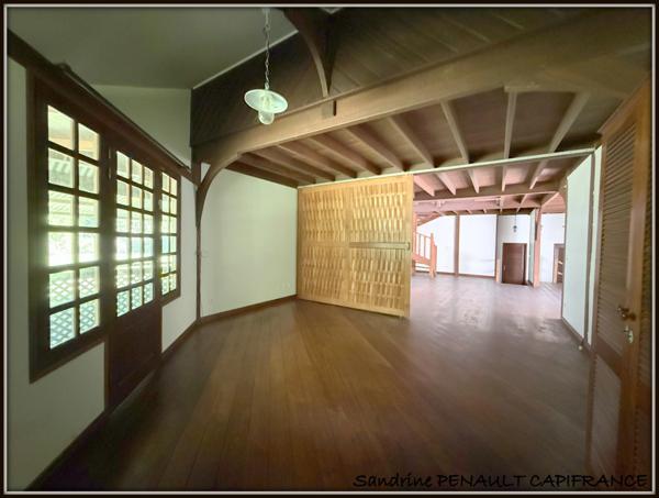 A VENDRE A MONTSINERY TONNEGRANDE UNE MAGNIFIQUE PROPRIETE T6 DE 268 m² - TERRAIN 1 HECTARE - AU PRIX DE 392 000 €.