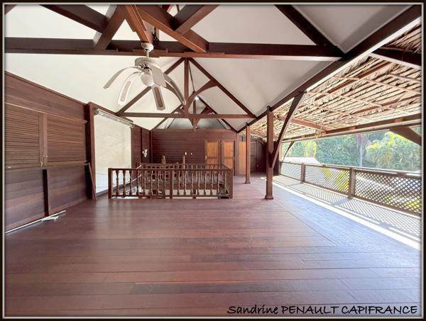 A VENDRE A MONTSINERY TONNEGRANDE UNE MAGNIFIQUE PROPRIETE T6 DE 268 m² - TERRAIN 1 HECTARE - AU PRIX DE 392 000 €.