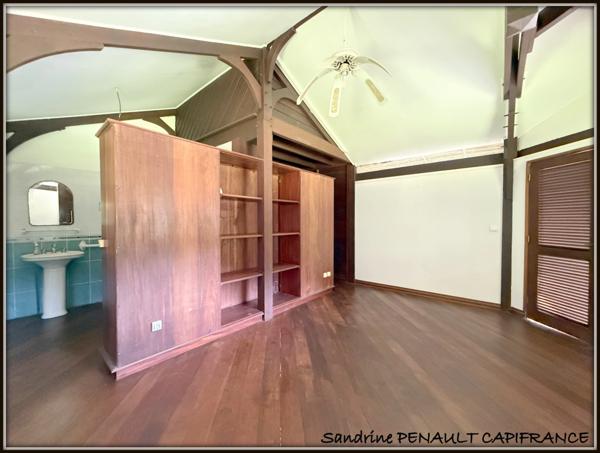 A VENDRE A MONTSINERY TONNEGRANDE UNE MAGNIFIQUE PROPRIETE T6 DE 268 m² - TERRAIN 1 HECTARE - AU PRIX DE 392 000 €.