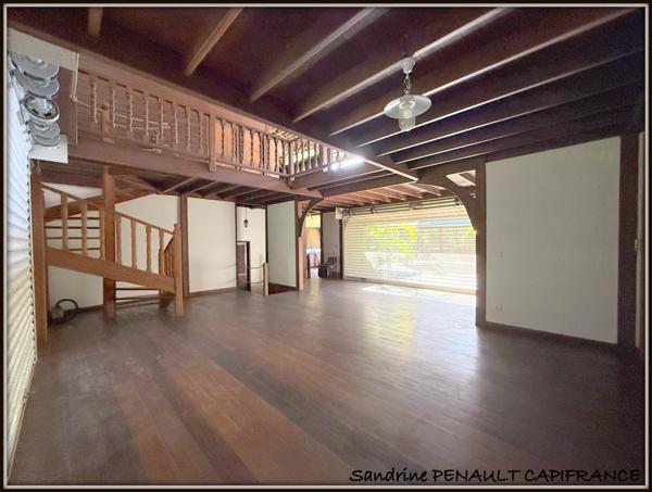 A VENDRE A MONTSINERY TONNEGRANDE UNE MAGNIFIQUE PROPRIETE T6 DE 268 m² - TERRAIN 1 HECTARE - AU PRIX DE 392 000 €.