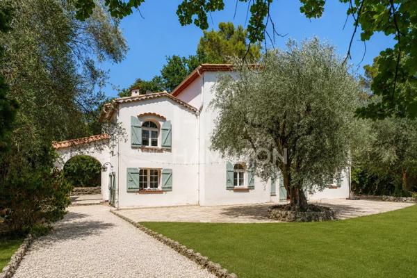 Mas Provençal d’Exception – Piscine 15 x 7 m – Parc Plat de 2 18 Grasse