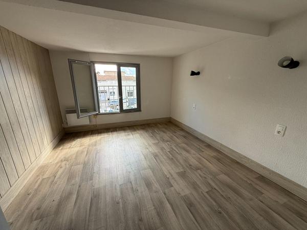 APPARTEMENT AVEC TERRASSE A CARCASSONNE