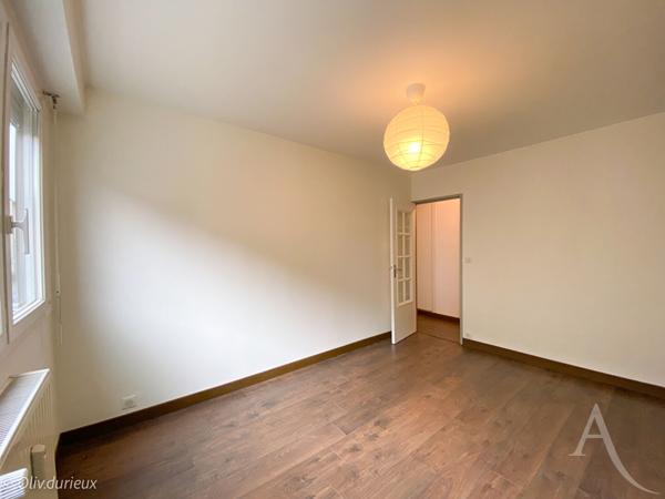 Appartement 3 chambres parking privatif centre-ville de Bourges !