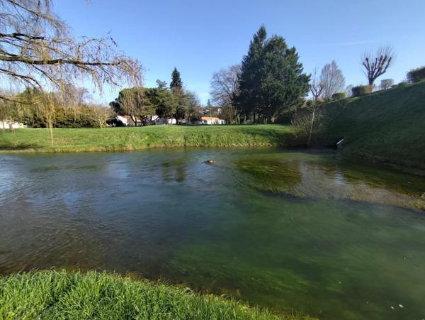 Maison de ville centre Ruffec