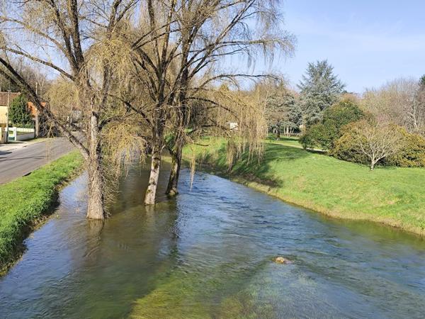 Maison de ville centre Ruffec