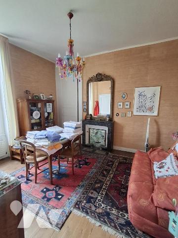 A VENDRE LA FLECHE Maison de ville avec un garage, 234m².