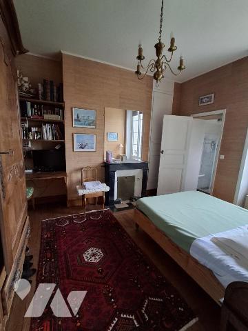 A VENDRE LA FLECHE Maison de ville avec un garage, 234m².