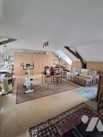 A VENDRE LA FLECHE Maison de ville avec un garage, 234m².