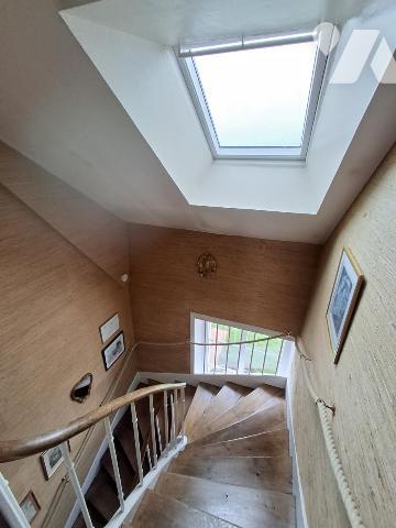 A VENDRE LA FLECHE Maison de ville avec un garage, 234m².